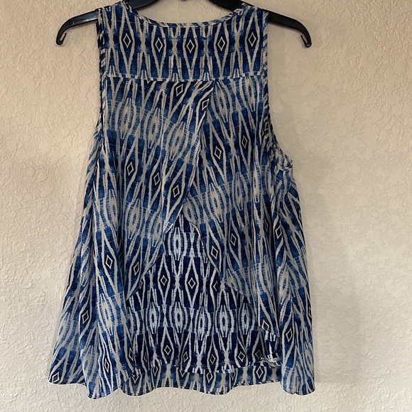Anthropologie meadow rue sleeveless top with flowy overlay blue/white size M EUC - Picture 5 of 7